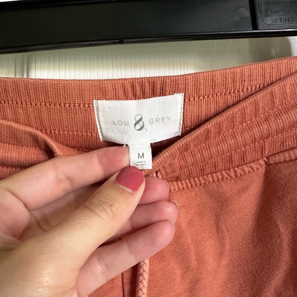 Lou & Grey Supersoft Shorts (Women’s M) - Picture 2 of 4